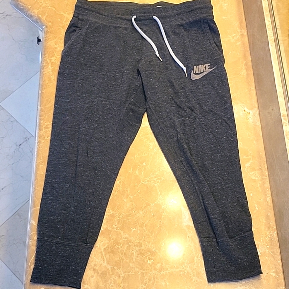 Nike Kids Charcoal Gray Joggers, M